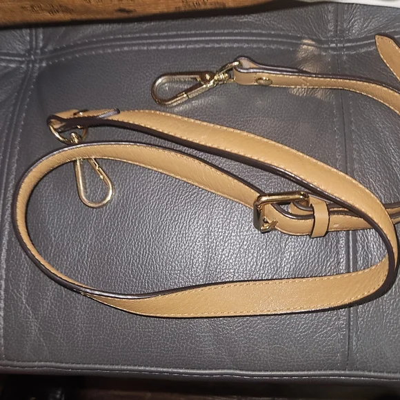 MCM Cognac Visetos Shoulder Bag - Picture 6 of 8